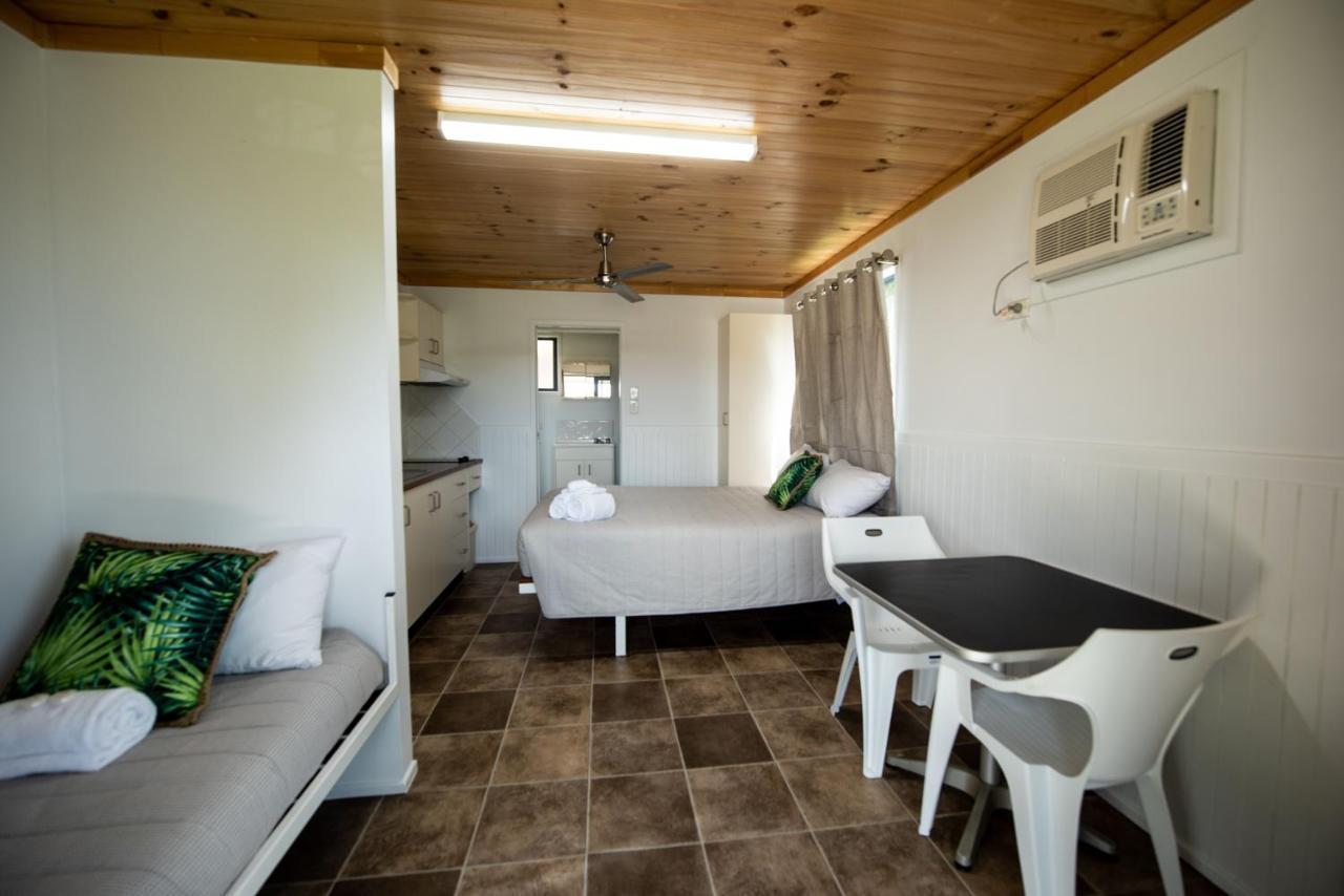 Sarina Palms Caravan And Cabins Village Εξωτερικό φωτογραφία