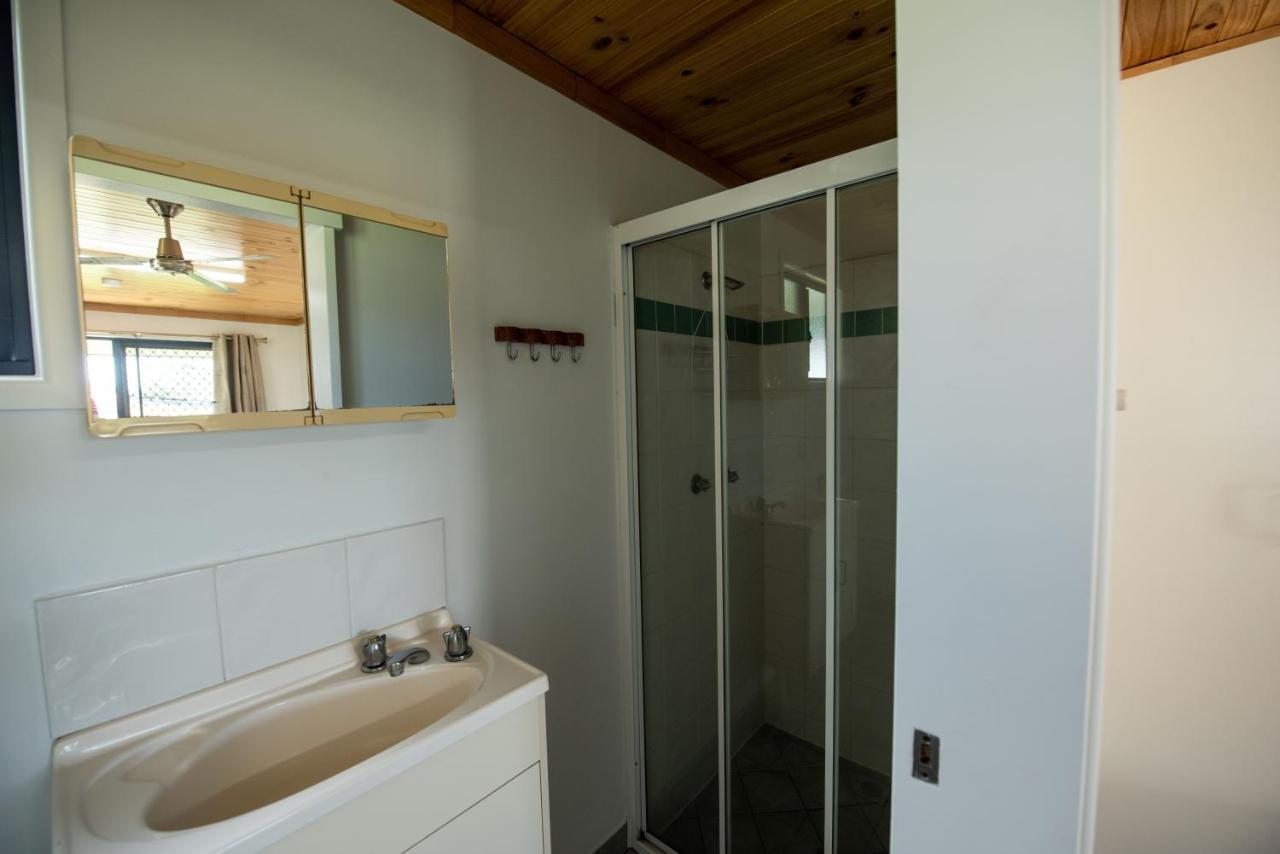 Sarina Palms Caravan And Cabins Village Εξωτερικό φωτογραφία